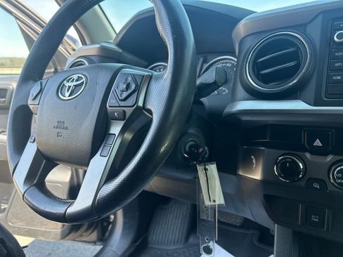Used 2019 Toyota Tacoma SR5 image 21