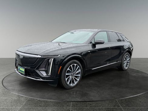 Used 2024 Cadillac Lyriq Sport AWD/4WD image 4