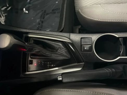 Used 2016 Toyota Corolla LE FWD image 12
