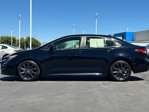 Used 2023 Toyota Corolla SE w/ SE Premium Package FWD image 7