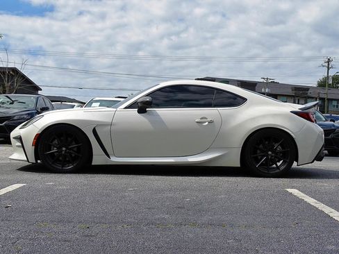 Used 2023 Toyota GR86 Premium RWD image 4