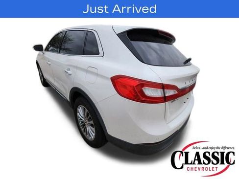 Used 2018 Lincoln MKX Select w/ Select Plus Package image 11