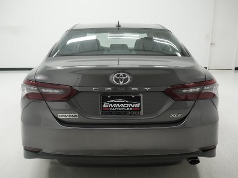 Used 2023 Toyota Camry XLE FWD image 5