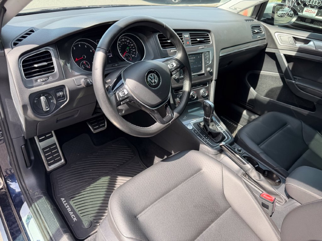 Used 2017 Volkswagen Golf Alltrack SE AWD/4WD image 11