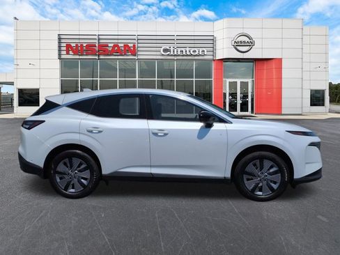 Certified 2025 Nissan Murano SL AWD/4WD image 2