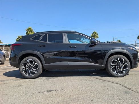 New 2026 Chevrolet Trax RS w/ Sunroof Package image 7