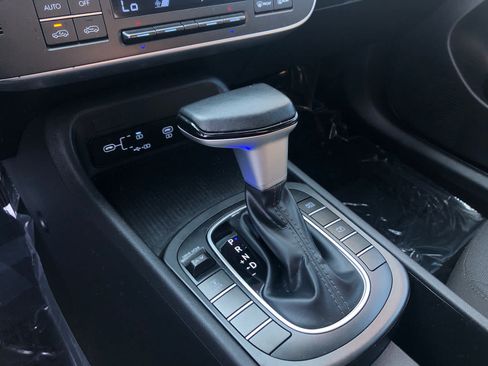 Certified 2025 Hyundai Kona SEL AWD/4WD image 14