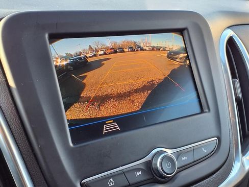 Used 2021 Chevrolet Equinox LT image 19