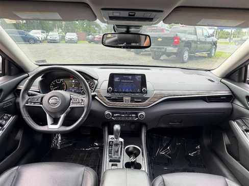 Used 2020 Nissan Altima 2.0 Platinum FWD image 24