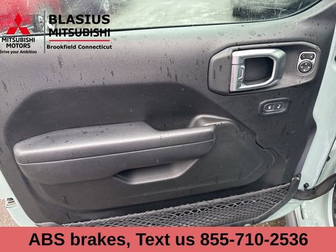 Used 2023 Jeep Wrangler Unlimited w/ Cold Weather Group image 21