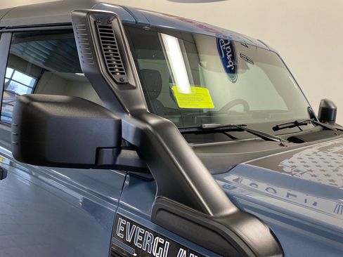 Used 2023 Ford Bronco Everglades image 3