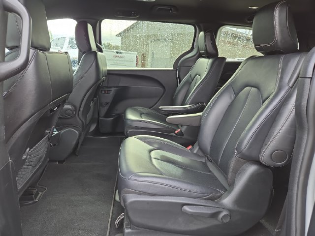 Used 2024 Chrysler Pacifica Limited FWD image 34