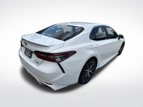 Used 2021 Toyota Camry SE FWD image 6