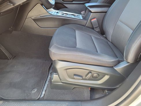 Used 2023 Ford Explorer XLT image 18