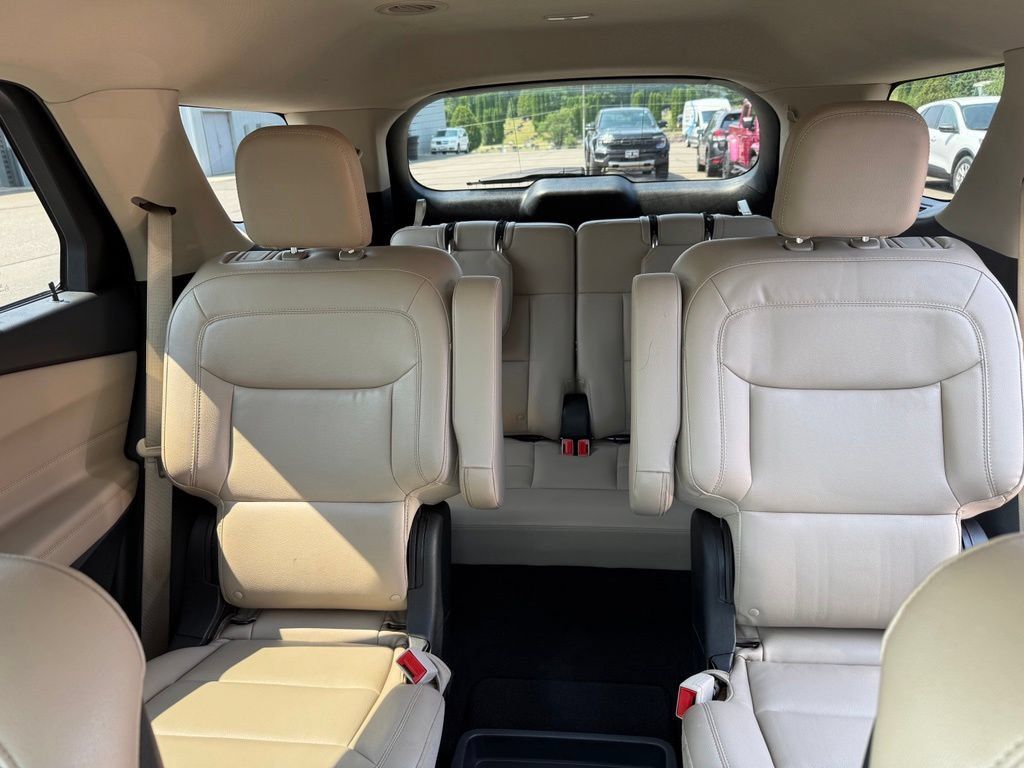 Used 2020 Ford Explorer XLT w/ Equipment Group 202A AWD/4WD image 15