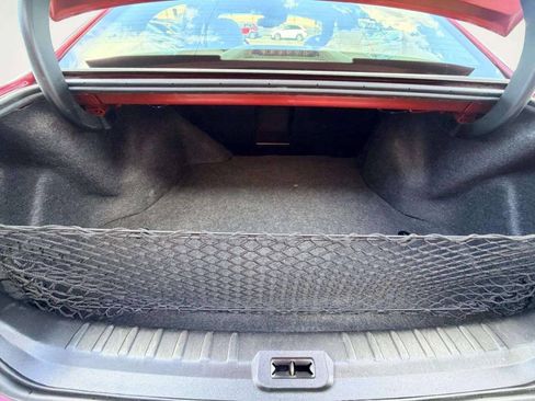 Used 2011 Buick Lucerne CXL FWD image 7