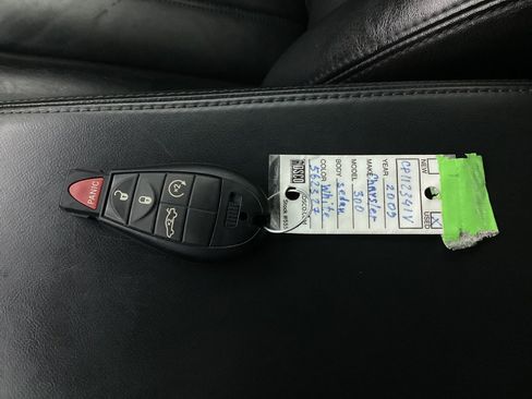 Used 2009 Chrysler 300 C image 41