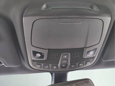 Used 2018 Lincoln Continental Reserve AWD/4WD image 30