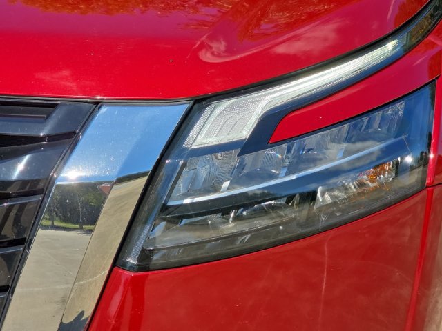 Used 2024 Nissan Pathfinder SV FWD image 32