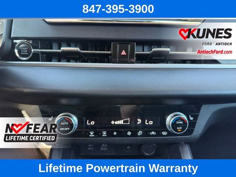 Used 2024 Mitsubishi Outlander SE image 42