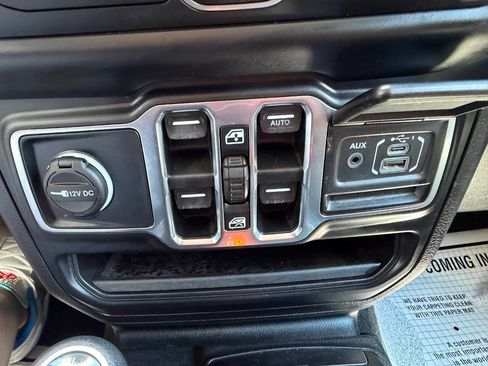 Used 2019 Jeep Wrangler Unlimited Sport S AWD/4WD image 27