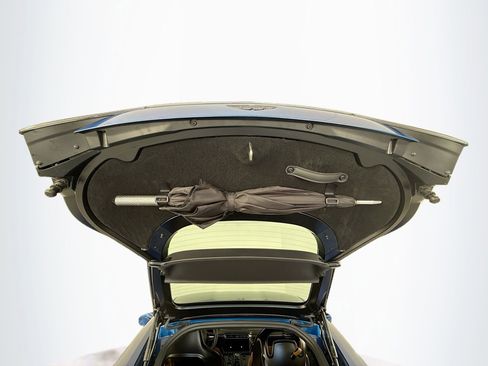 Used 2025 Aston Martin V8 Vantage Coupe image 27