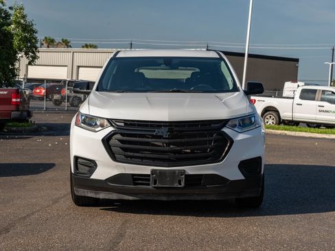 Used 2021 Chevrolet Traverse LS w/ LPO, Black Accent Package FWD image 2