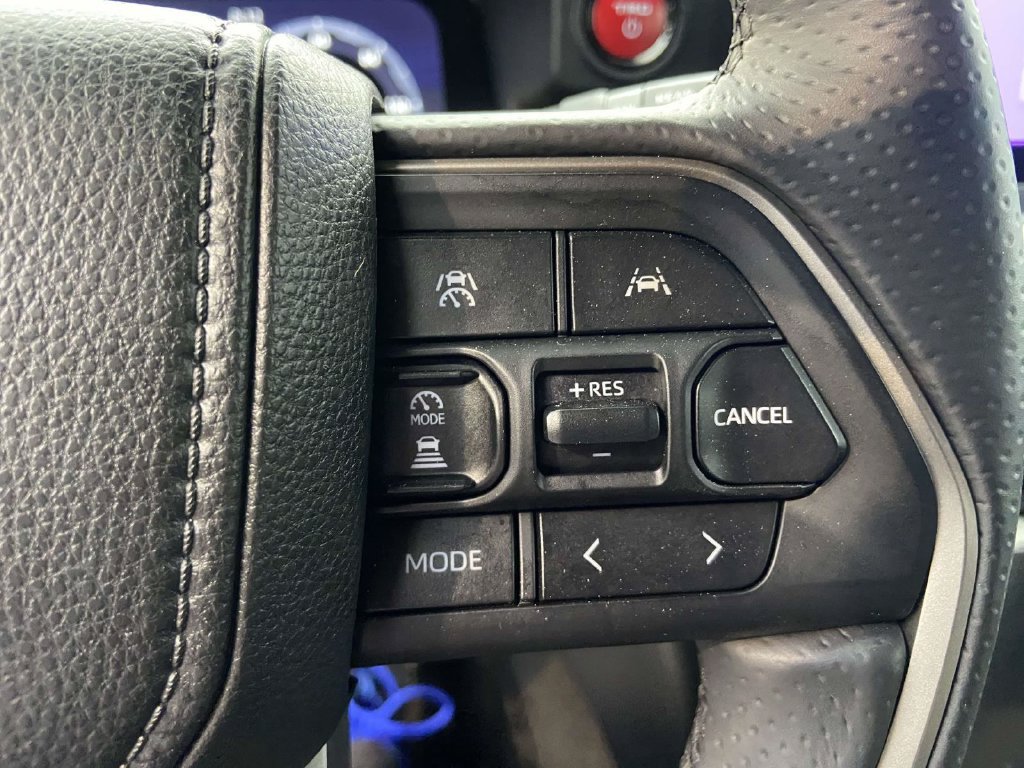 Used 2025 Toyota 4Runner TRD Off-Road AWD/4WD image 34