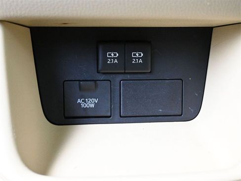 Used 2018 Toyota Highlander Limited image 18