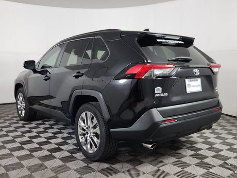 Used 2020 Toyota RAV4 XLE Premium AWD/4WD image 5