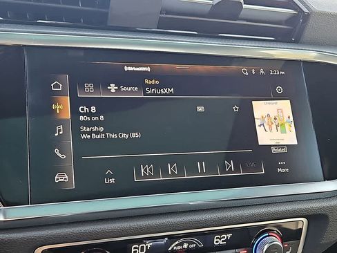 Used 2024 Audi Q3 2.0T Premium image 16