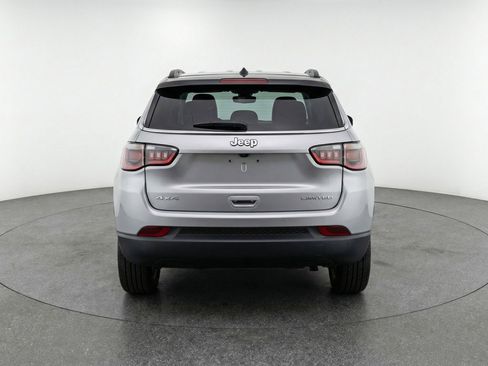 Used 2025 Jeep Compass Limited image 7