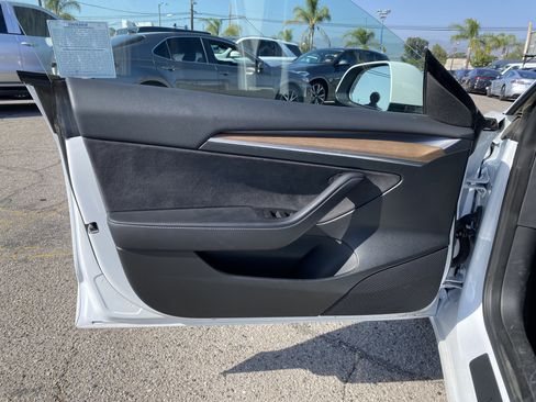 Used 2023 Tesla Model 3 Standard Range RWD image 16