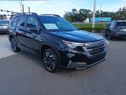 Certified 2025 Subaru Forester Limited image 3