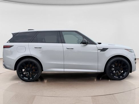 New 2026 Land Rover Range Rover Sport Dynamic SE image 6