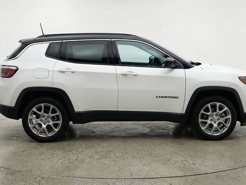 Used 2025 Jeep Compass Limited AWD/4WD image 11