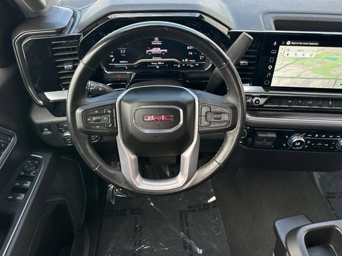 Used 2025 GMC Sierra 1500 SLT AWD/4WD image 17