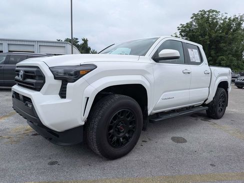 Used 2024 Toyota Tacoma SR5 RWD image 7