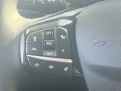 Used 2021 Ford Escape Titanium image 25