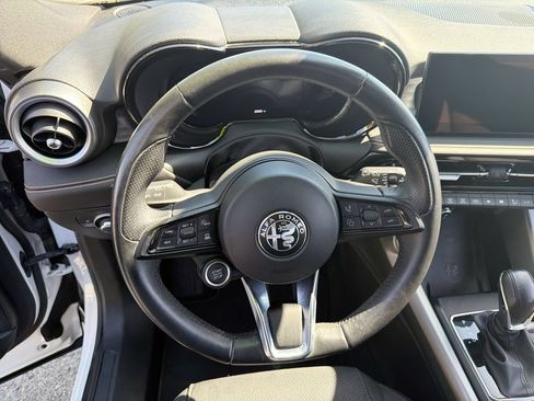 Used 2024 Alfa Romeo Tonale Ti AWD/4WD image 11