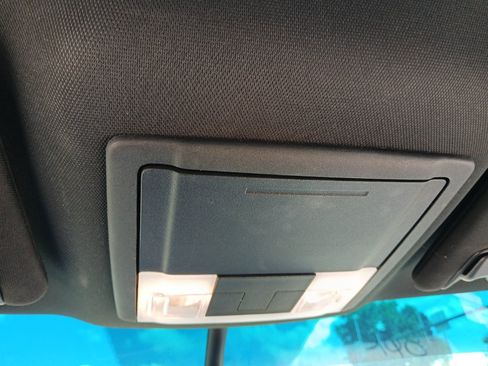 Used 2017 Ford Explorer XLT w/ Equipment Group 202A FWD image 18
