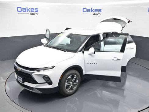 Used 2025 Chevrolet Blazer LT AWD/4WD image 57
