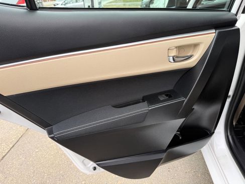 Used 2016 Toyota Corolla LE image 19