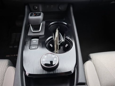 Certified 2025 Nissan Rogue SV AWD/4WD image 20