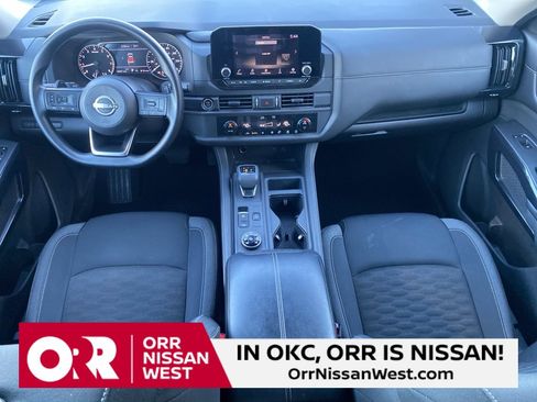 Used 2024 Nissan Pathfinder S image 18