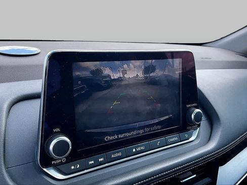 Certified 2023 Nissan Rogue SV FWD image 26