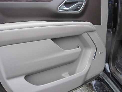 Used 2023 Chevrolet Tahoe Z71 w/ Off-Road Capability Package image 13