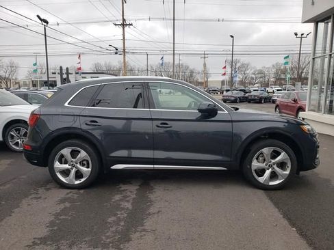 Used 2021 Audi Q5 Prestige w/ Prestige Package image 2