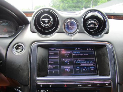 Used 2013 Jaguar XJ L Supersport RWD image 29