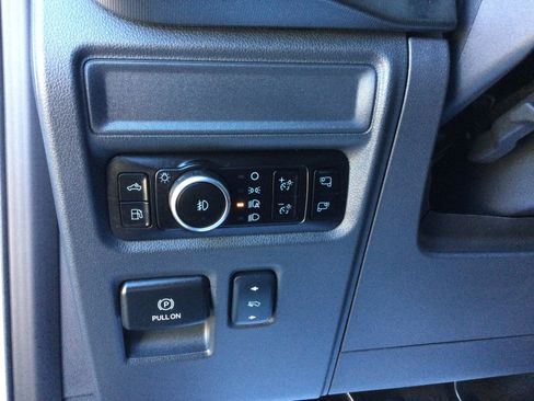 Used 2025 Ford F150 Lariat w/ Equipment Group 501A Mid image 12